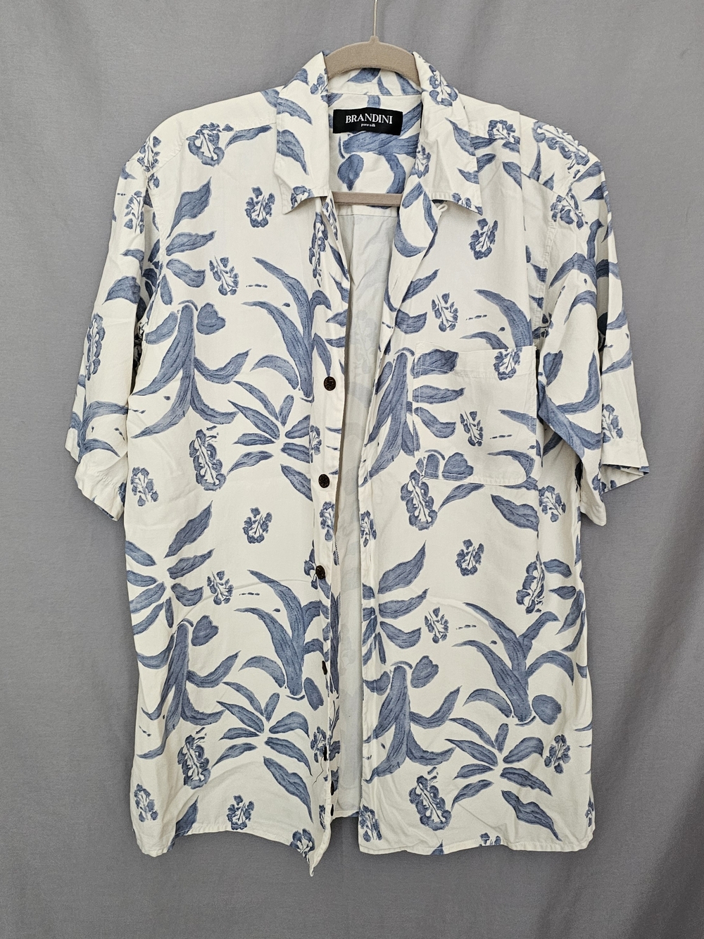 Men's Silk Blue Floral Short-Sleeve Shirt. Coastal.size M